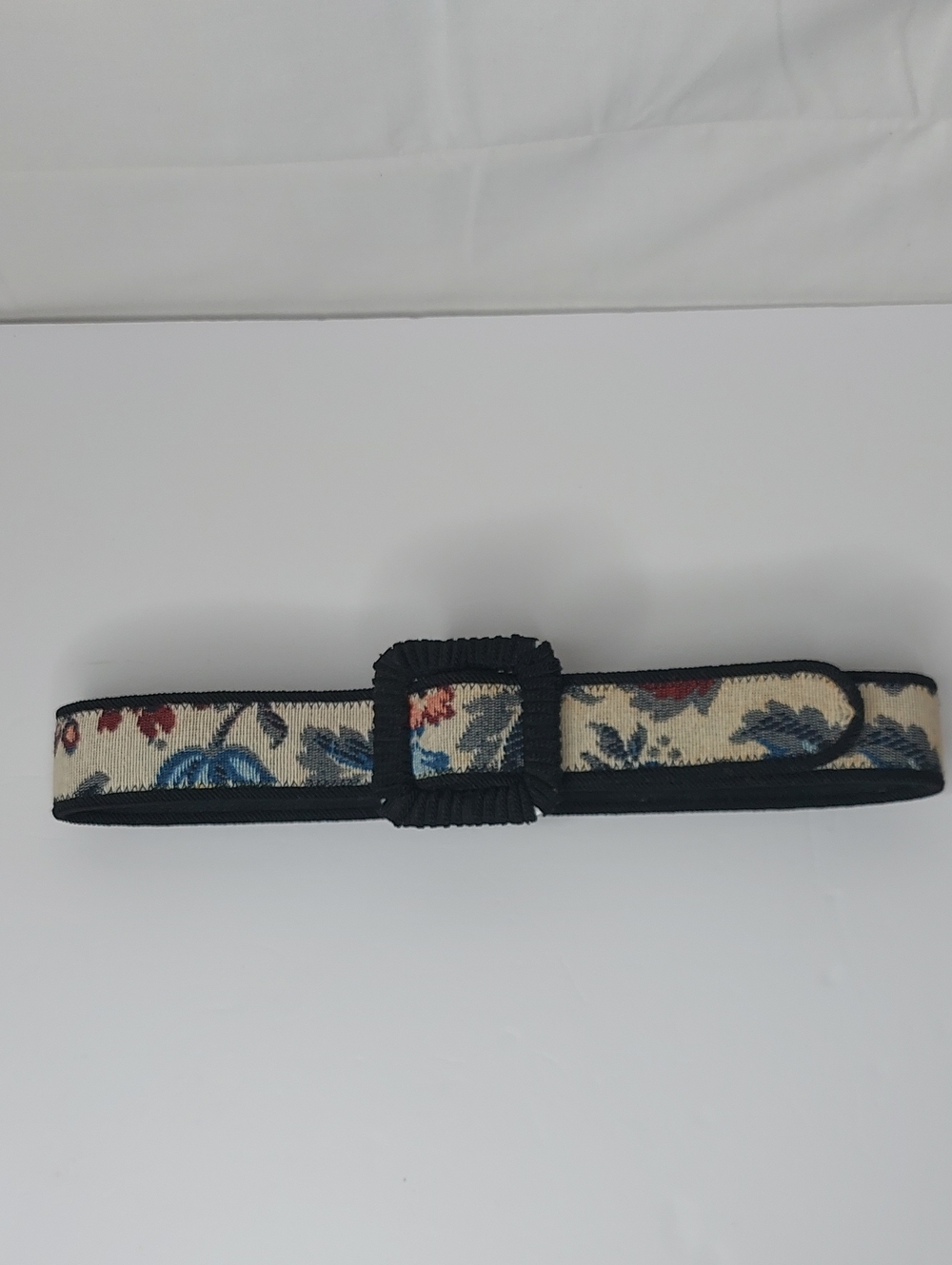 Pearl 80's Vintage-Inspired Floral Tapestry Waist Belt 36 In
